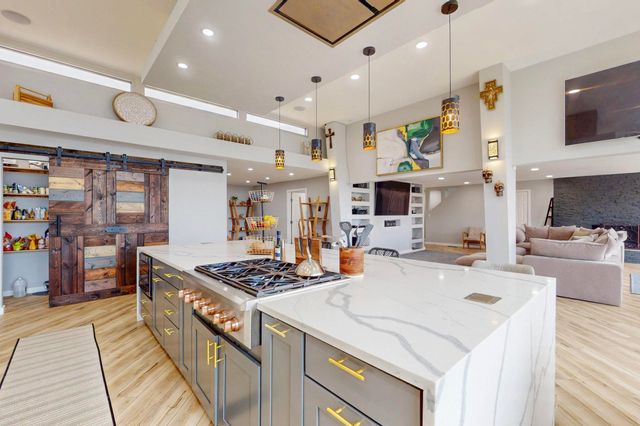 3105 Camino De La Sierra Lane NE, Albuquerque, NM 87111