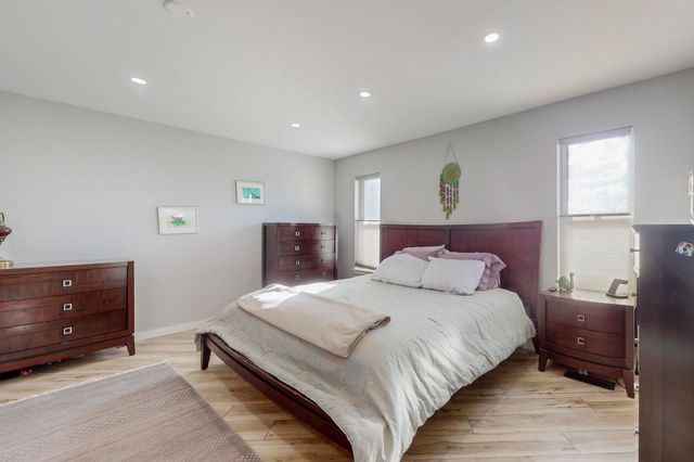 3105 Camino De La Sierra Lane NE, Albuquerque, NM 87111