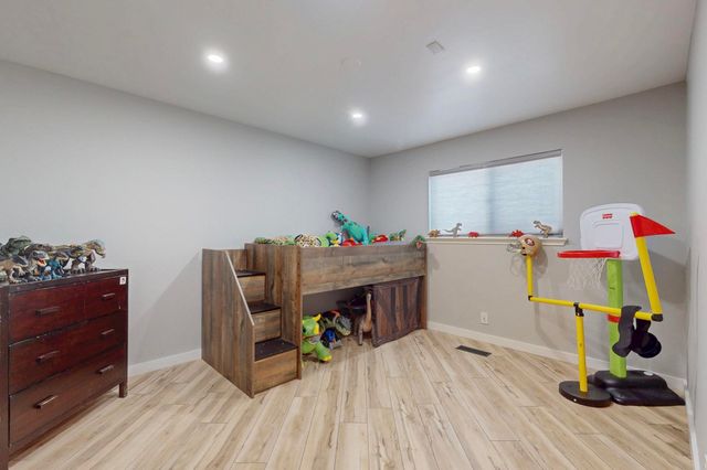 3105 Camino De La Sierra Lane NE, Albuquerque, NM 87111