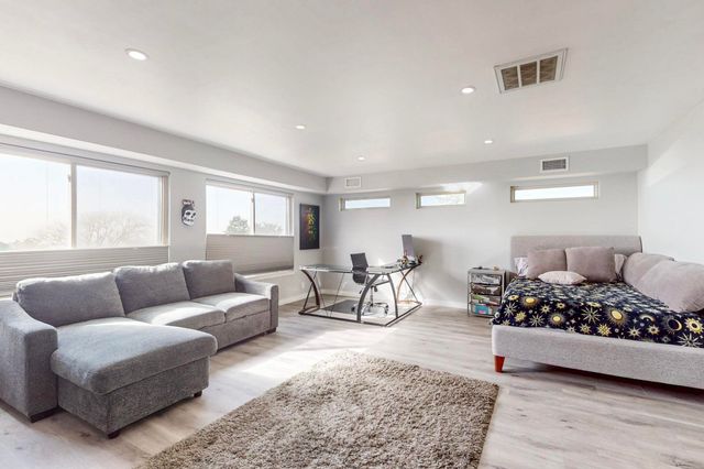 3105 Camino De La Sierra Lane NE, Albuquerque, NM 87111