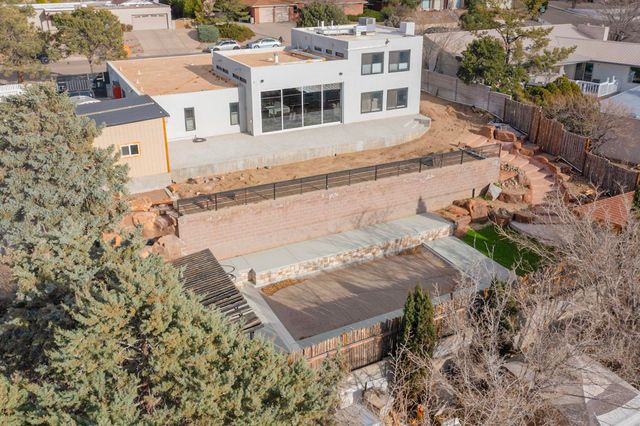 3105 Camino De La Sierra Lane NE, Albuquerque, NM 87111