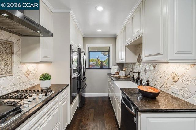 17395 De Witt Ave, Morgan Hill, CA 95037