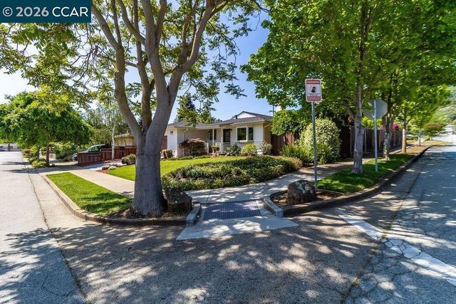 17395 De Witt Ave, Morgan Hill, CA 95037