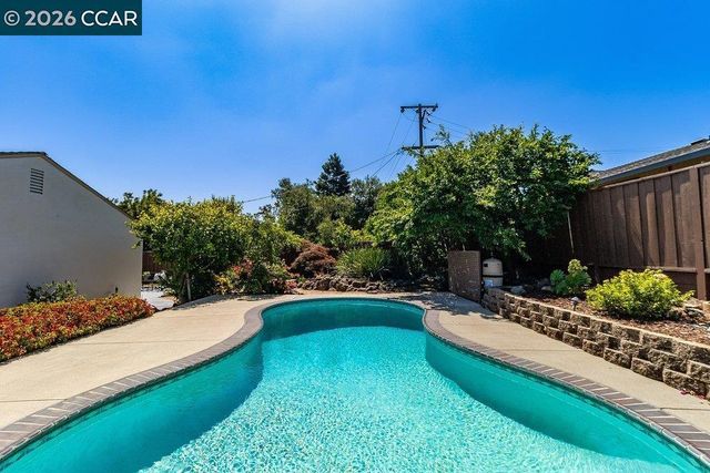 17395 De Witt Ave, Morgan Hill, CA 95037