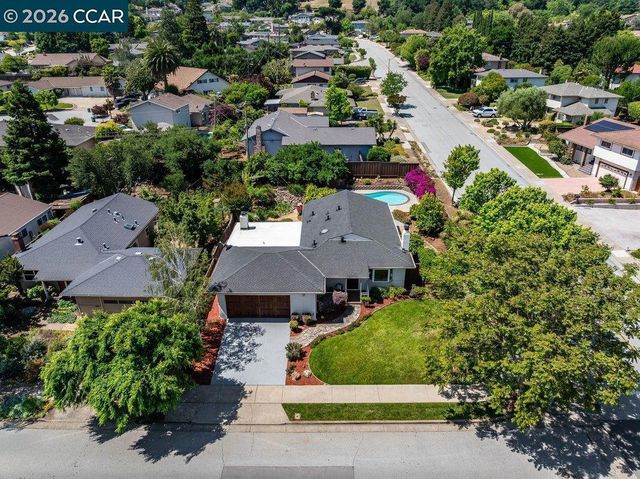 17395 De Witt Ave, Morgan Hill, CA 95037