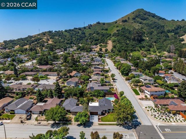 17395 De Witt Ave, Morgan Hill, CA 95037