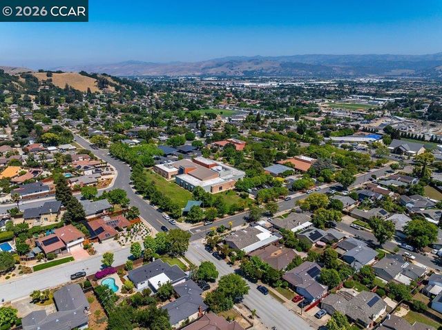 17395 De Witt Ave, Morgan Hill, CA 95037