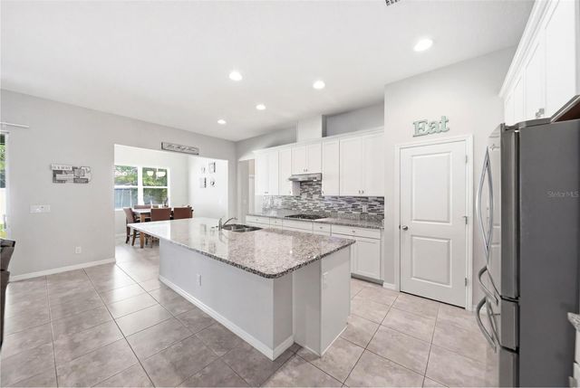 947 MAYPOLE DRIVE, Apopka, FL 32703