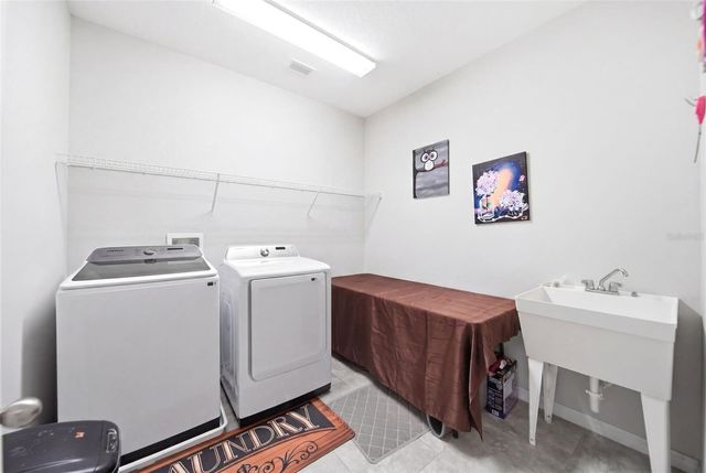 947 MAYPOLE DRIVE, Apopka, FL 32703