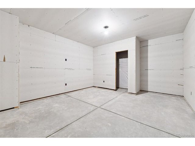 129 S Waterloo St, Aurora, CO 80018