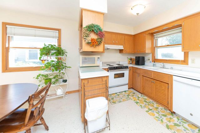 4928 N 89th STREET, Milwaukee, WI 53225