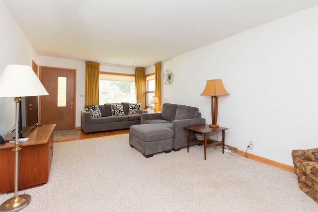 4928 N 89th STREET, Milwaukee, WI 53225