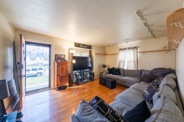 17702 Community Street, Lansing, IL 60438