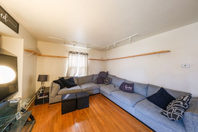 17702 Community Street, Lansing, IL 60438