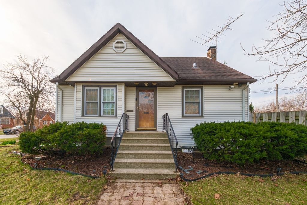 17702 Community Street, Lansing, IL 60438