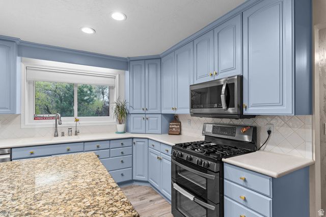 9618 S RUSKIN CIR, Sandy, UT 84092