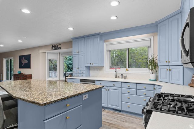 9618 S RUSKIN CIR, Sandy, UT 84092
