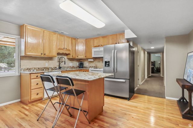 9618 S RUSKIN CIR, Sandy, UT 84092