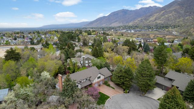 9618 S RUSKIN CIR, Sandy, UT 84092