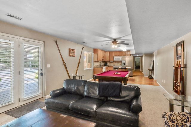 9618 S RUSKIN CIR, Sandy, UT 84092