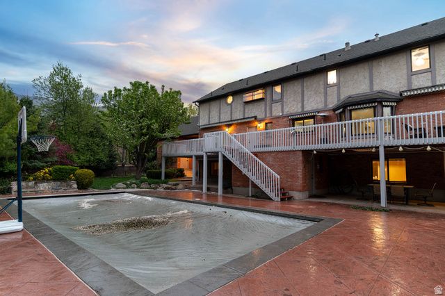 9618 S RUSKIN CIR, Sandy, UT 84092