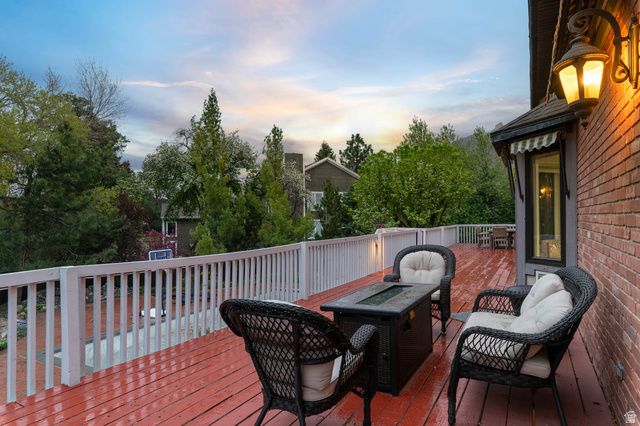9618 S RUSKIN CIR, Sandy, UT 84092