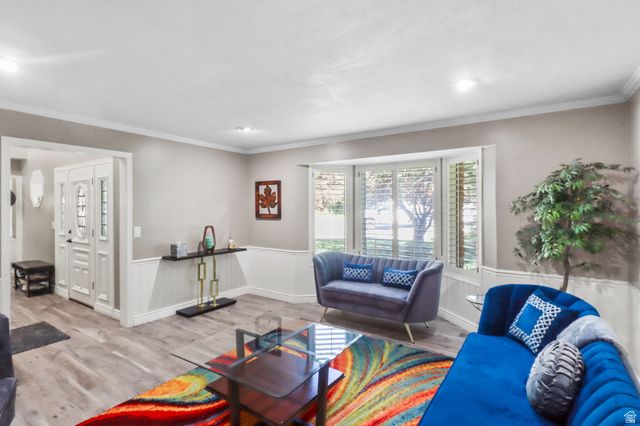 9618 S RUSKIN CIR, Sandy, UT 84092