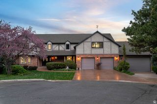 9618 S RUSKIN CIR, Sandy, UT 84092