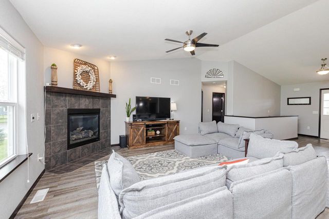 354 Rosewood AVENUE, Lake Mills, WI 53551