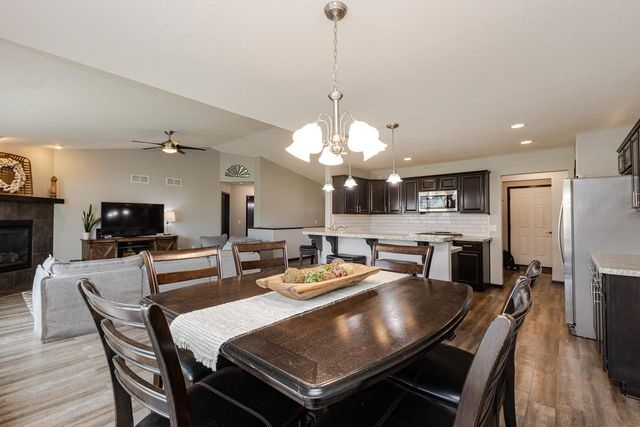 354 Rosewood AVENUE, Lake Mills, WI 53551