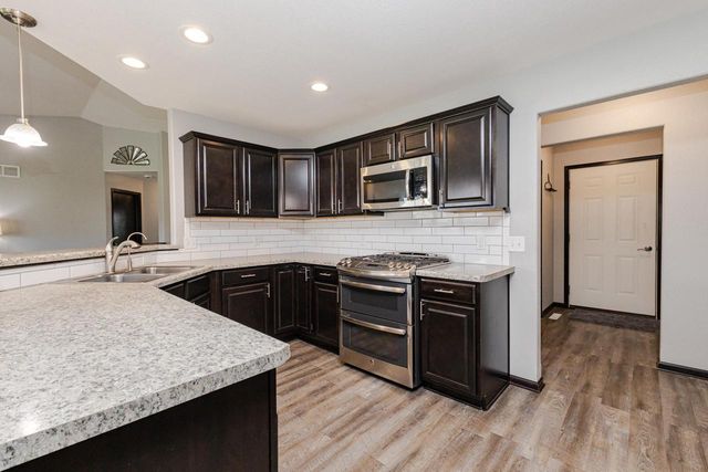 354 Rosewood AVENUE, Lake Mills, WI 53551