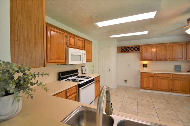 12410 Meadow Briar Drive, Stafford, TX 77477