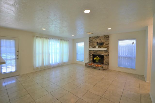 12410 Meadow Briar Drive, Stafford, TX 77477