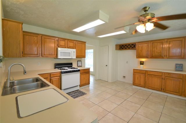 12410 Meadow Briar Drive, Stafford, TX 77477