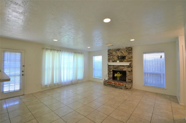 12410 Meadow Briar Drive, Stafford, TX 77477