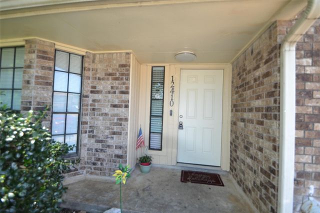 12410 Meadow Briar Drive, Stafford, TX 77477