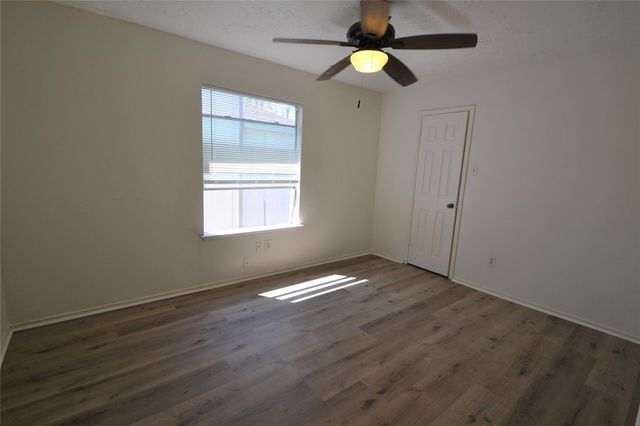 12410 Meadow Briar Drive, Stafford, TX 77477