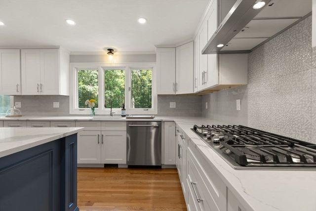 48 Castle Dr, Sharon, MA 02067