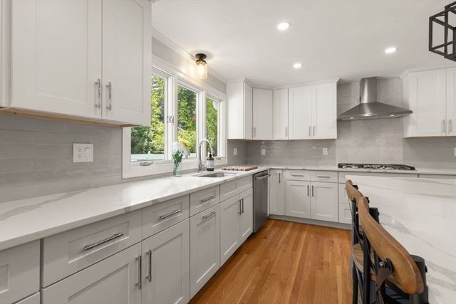 48 Castle Dr, Sharon, MA 02067