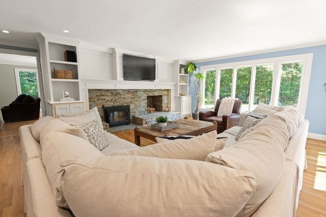 48 Castle Dr, Sharon, MA 02067