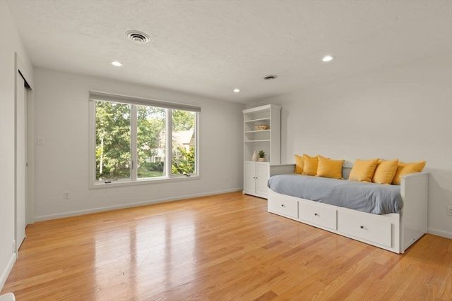 48 Castle Dr, Sharon, MA 02067
