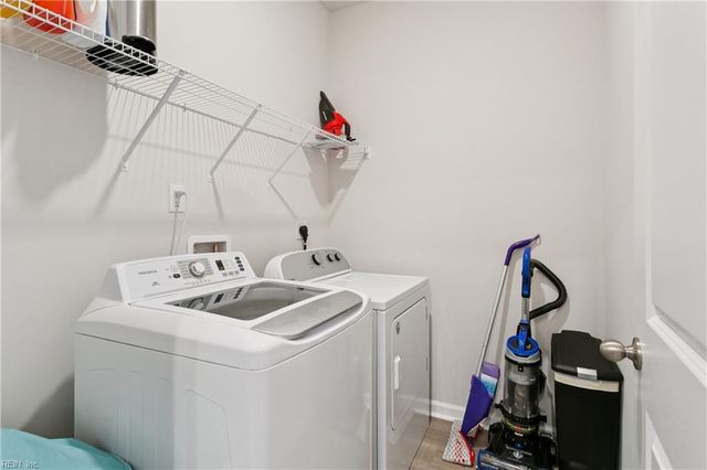 1527 Auckland CT, Newport News, VA 23608