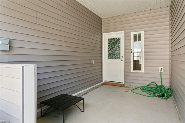 1527 Auckland CT, Newport News, VA 23608