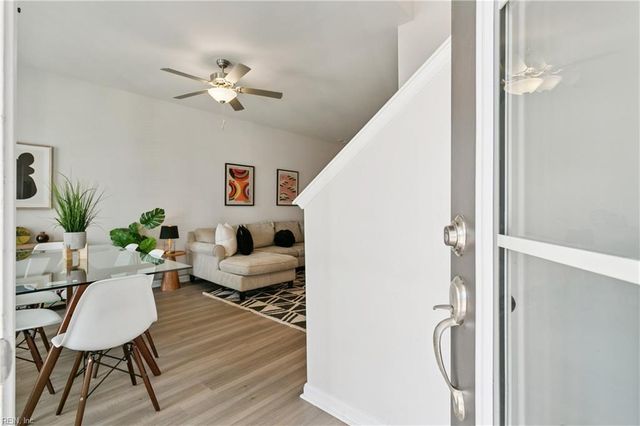 1527 Auckland CT, Newport News, VA 23608