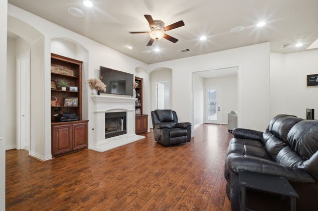 603 Cedar Drive, Pilot Point, TX 76258