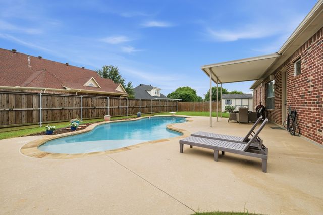 603 Cedar Drive, Pilot Point, TX 76258