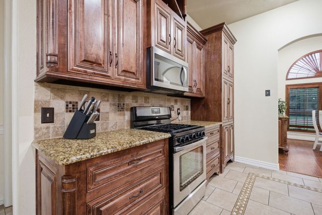 603 Cedar Drive, Pilot Point, TX 76258