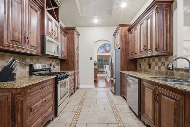 603 Cedar Drive, Pilot Point, TX 76258