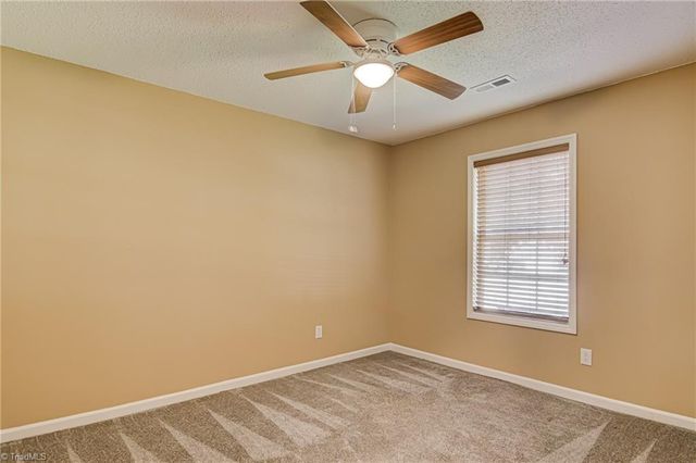 1150 Somerset Crossing Lane, Kernersville, NC 27284