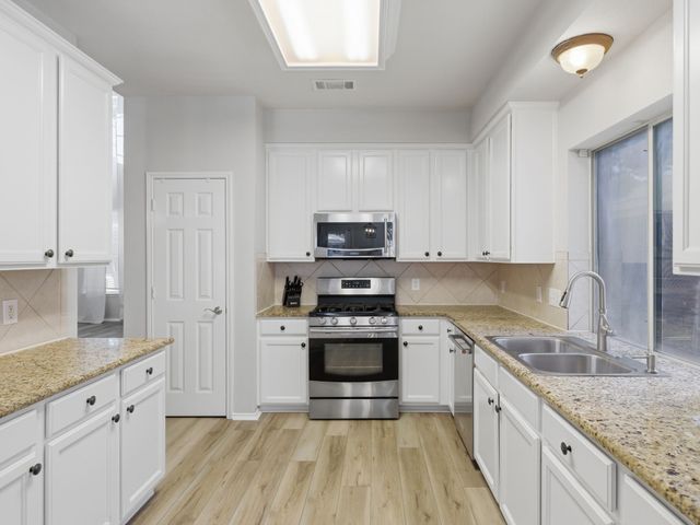 12471 Hawk Creek Drive, Frisco, TX 75033